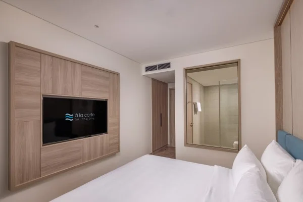 Ảnh chi tiết phòng a-la-carte-ha-long-suite-bay-view-vivatrip.webp