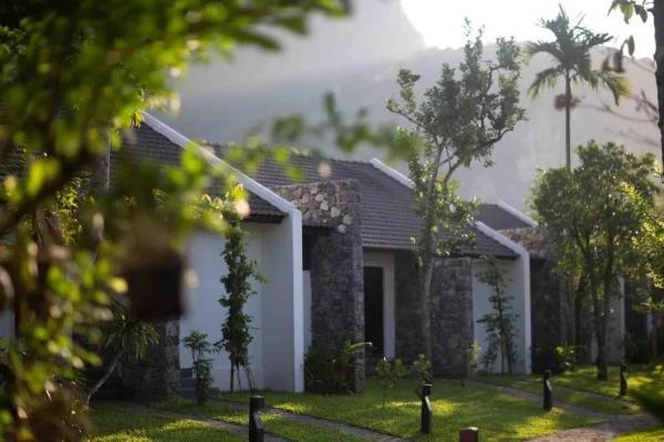 Ảnh chi tiết phòng aravinda-resort-ninh-binh-phong-valley-field-executive-vivatrip-03.webp