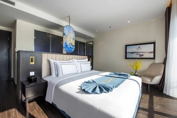 Ảnh chi tiết phòng best-western-premier-sapphire-ha-long-premier-studio-king-bay-view-vivatrip-02.webp