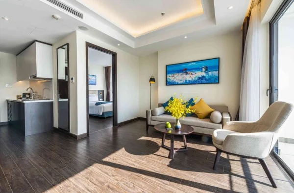 Ảnh chi tiết phòng best-western-premier-sapphire-ha-long-premier-suite-bay-view-vivatrip-02.webp