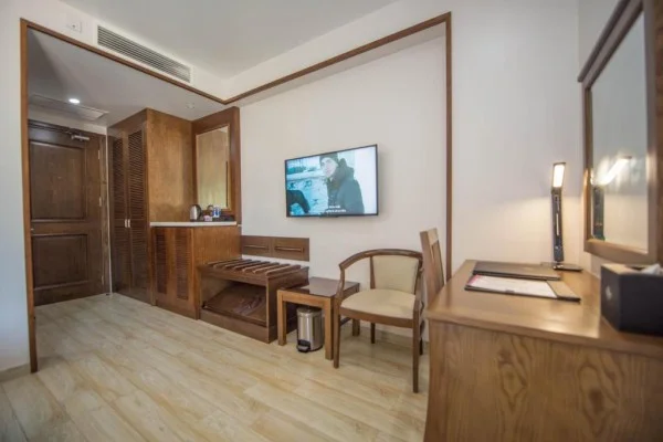 Ảnh chi tiết phòng cat-ba-paradise-hotel-sky-bar-massage-phong-tieu-chuan-vivatrip-03.webp