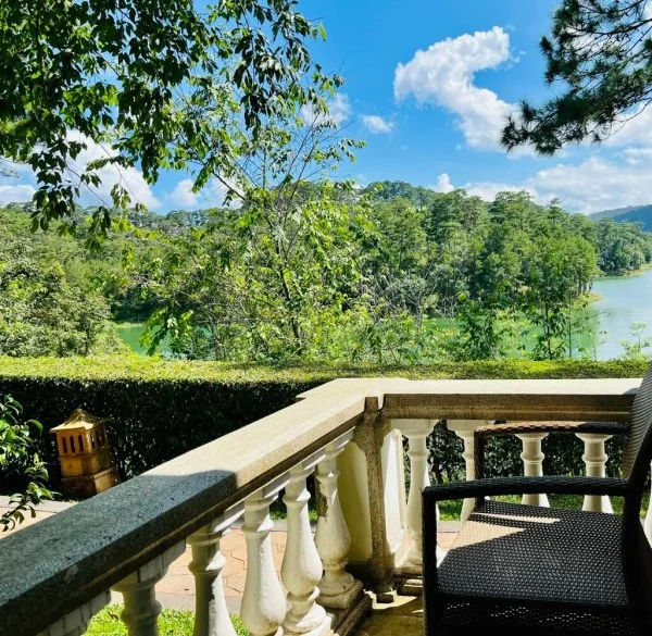 Ảnh chi tiết phòng da-lat-edensee-lake-resort-spa-suite-junior-vivatrip.webp