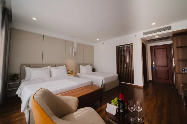 Ảnh chi tiết phòng danitel-halong-deluxe-room-vivatrip-03.webp