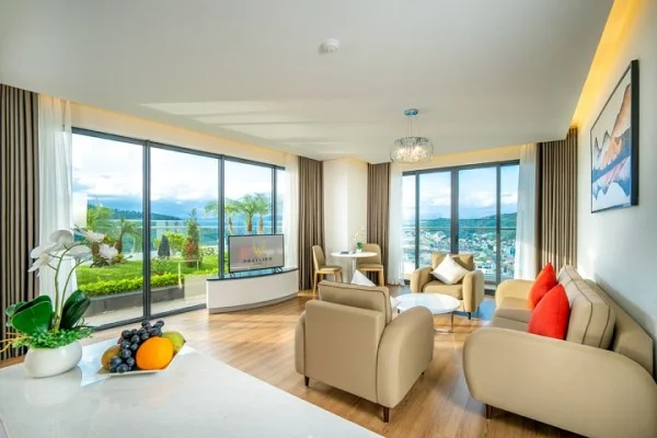 Ảnh chi tiết phòng delasea-ha-long-suite-with-city-view-vivatrip-05.webp