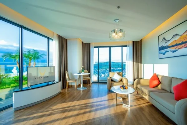 Ảnh chi tiết phòng Suite with City View 8