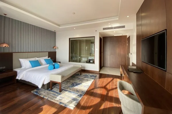 Ảnh chi tiết phòng dlecia-ha-long-grand-deluxe-king-vivatrip.webp