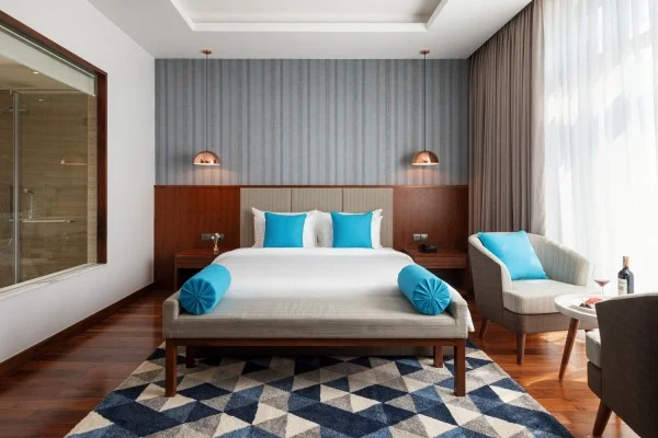 Ảnh chi tiết phòng dlecia-ha-long-premier-deluxe-king-vivatrip-03.webp