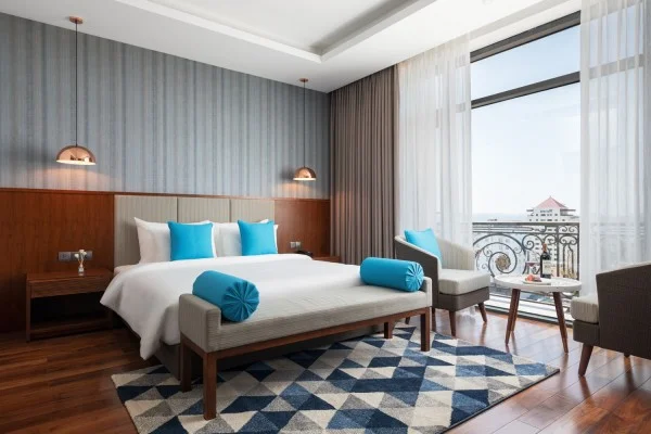 Ảnh chi tiết phòng Premier Deluxe King 15