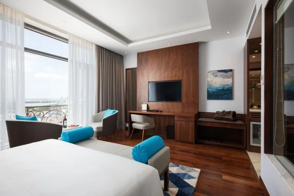 Ảnh chi tiết phòng Premier Deluxe King 11