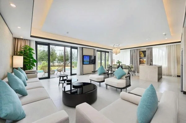 Ảnh chi tiết phòng emerald-ho-tram-resort-biet-thu-huong-dai-duong-5-phong-ngu-co-giuong-lon-vivatrip-04.webp