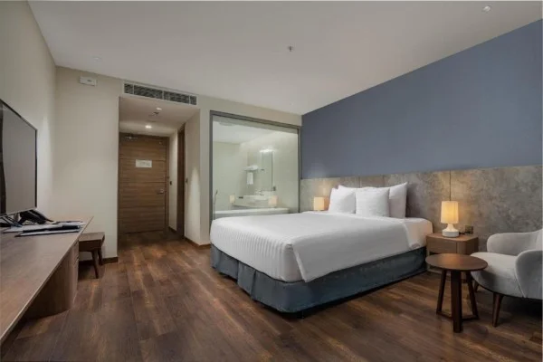 Ảnh chi tiết phòng flamingo-grand-cat-ba-resort-phong-premier-mountain-co-2-giuong-co-king-vivatrip-02.webp