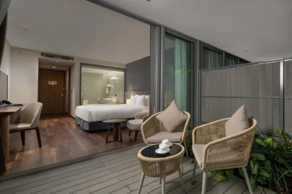 Ảnh chi tiết phòng flamingo-grand-cat-ba-resort-premier-central-vivatrip-04.webp