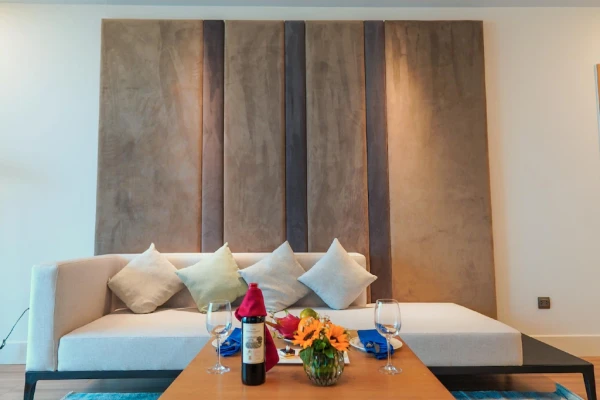 Ảnh chi tiết phòng flc-city-hotel-beach-quy-nhon-suite-huong-bien-vivatrip-02.webp