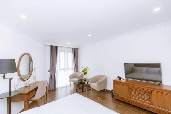 Ảnh chi tiết phòng glory-resort-son-tay-phong-deluxe-co-giuong-co-king-vivatrip-05.webp