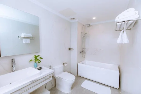 Ảnh chi tiết phòng glory-resort-son-tay-phong-tieu-chuan-3-nguoi-vivatrip-03.webp