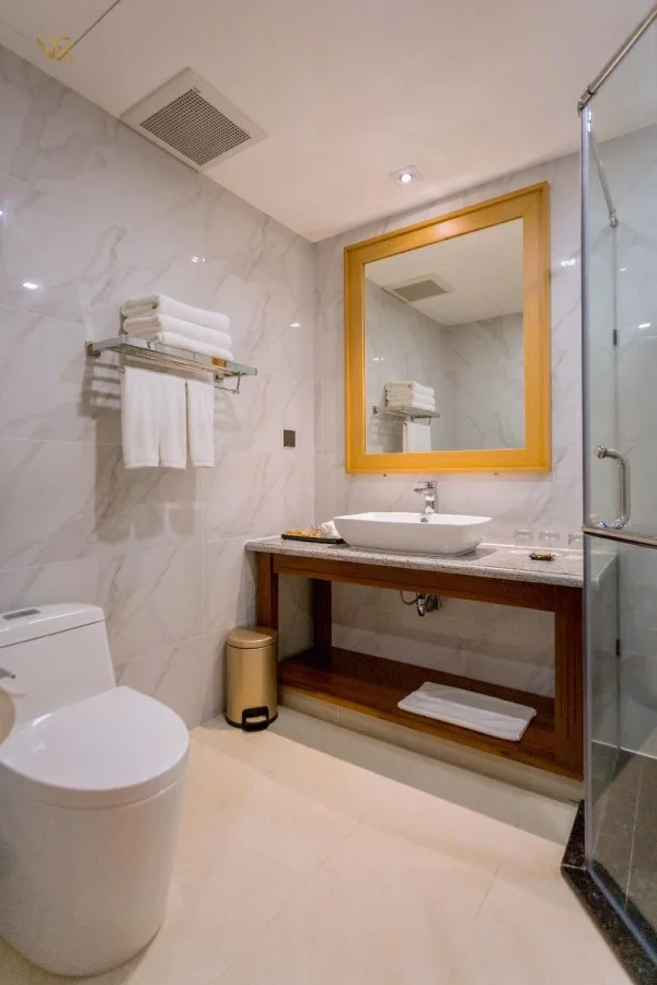 Ảnh chi tiết phòng golden-era-hotel-phong-deluxe-3-nguoi-vivatrip.webp