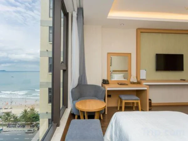 Ảnh chi tiết phòng golden-era-hotel-phong-loai-sang-vivatrip-05.webp