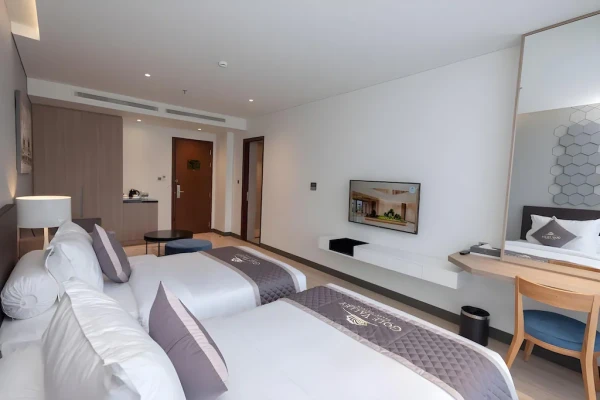 Ảnh chi tiết phòng golf-valley-hotel-phong-2-giuong-don-loai-sangi-vivatrip-02.webp