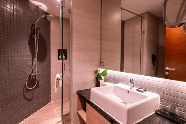 Ảnh chi tiết phòng golf-valley-hotel-phong-2-giuong-don-loai-sangi-vivatrip-03.webp