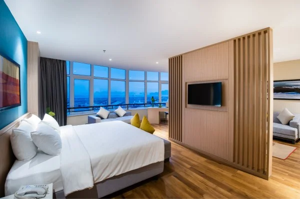 Ảnh chi tiết phòng ha-long-pearl-hotel-exutive-suite-vivatrip-02.webp