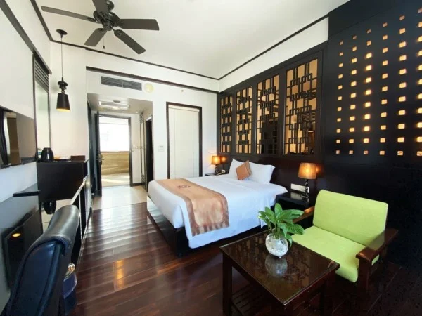 Ảnh chi tiết phòng halong-palace-hotel-deluxe-double-vivatrip-07.webp