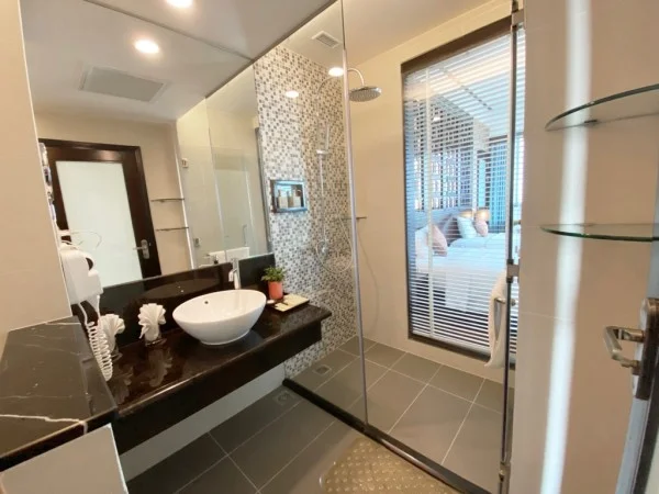 Ảnh chi tiết phòng halong-palace-hotel-deluxe-twin-vivatrip-03.webp