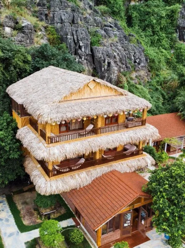 Ảnh chi tiết phòng hang-mua-ecolodge-ninh-binh-phong-gia-dinh-co-ban-cong-vivatrip-04.webp