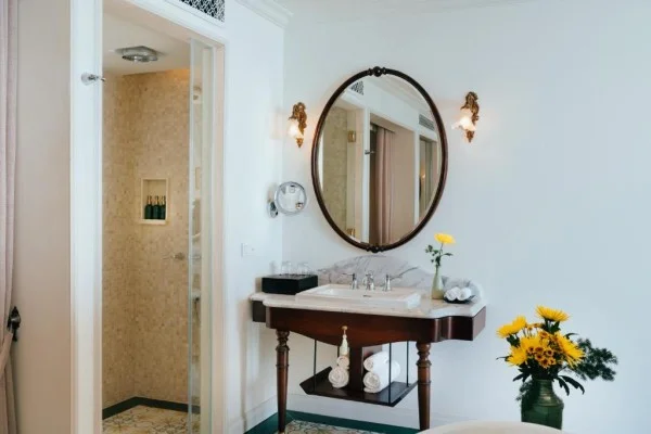 Ảnh chi tiết phòng hotel-perle-dorient-cat-ba-mgallery-phong-deluxe-vivatrip-04.webp