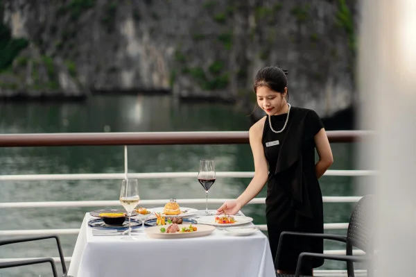 Ảnh Du Thuyền AMBASSADOR CRUISE II - 9