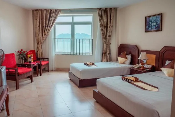 Ảnh chi tiết phòng hung-long-harbour-hotel-phong-deluxe-vivatrip-05.webp