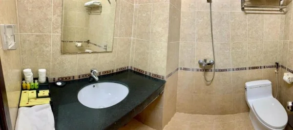 Ảnh chi tiết phòng hung-long-harbour-hotel-phong-giuong-doi-vivatrip-04.webp