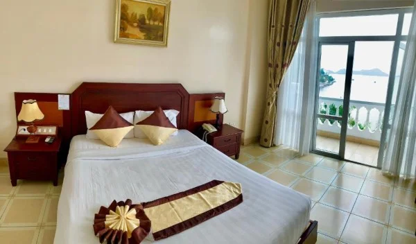 Ảnh chi tiết phòng hung-long-harbour-hotel-phong-giuong-doi-vivatrip-05.webp