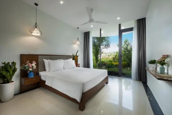 Ảnh chi tiết phòng ivory-villas-and-resort-biet-thu-nhin-ra-vuon-vivatrip-03.webp