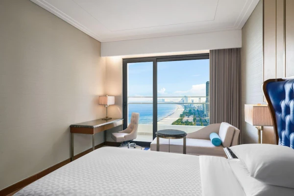 Ảnh chi tiết phòng khach-san-four-points-by-sheraton-da-nang-deluxe-guest-room-2-twin-vivatrip-02.webp