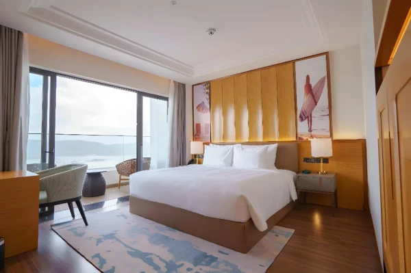 Ảnh chi tiết phòng khach-san-grand-hyams-quy-nhon-suite-3-phong-ngu-vivatrip-02.webp