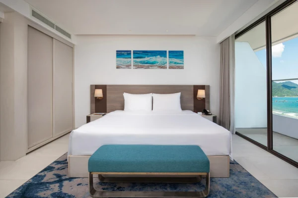 Ảnh chi tiết phòng khach-san-radisson-red-da-nang-executive-corner-suite-vivatrip-04.webp