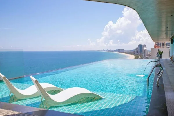 Ảnh Khách sạn Radisson RED Đà Nẵng - 13