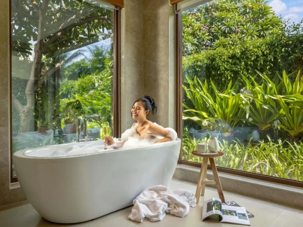 Ảnh chi tiết phòng khu-nghi-duong-movenpick-cam-ranh-sea-view-1-bedroom-pool-villa-vivatrip-10.webp