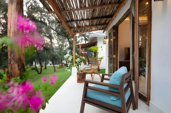 Ảnh chi tiết phòng khu-nghi-duong-stelia-beach-phu-yen-villa-1-phong-ngu-huong-vuon-vivatrip-02.webp