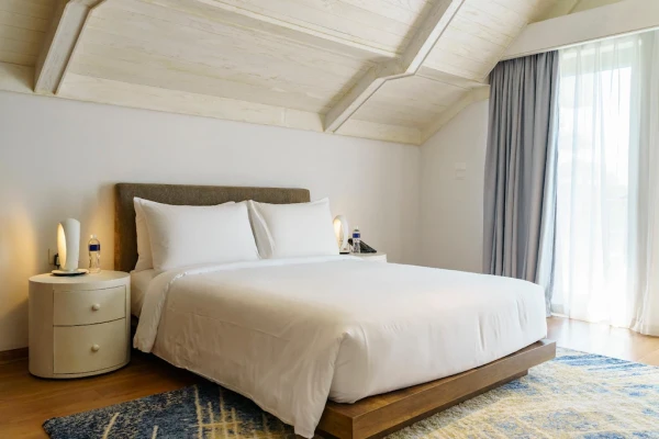 Ảnh chi tiết phòng khu-nghi-duong-the-pearl-hoi-an-five-bedroom-view-pool-vivatrip-02.webp