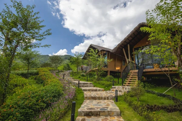 Ảnh chi tiết phòng le-champ-tu-le-resort-hot-spring-spa-glamour-room-vivatrip-08.webp