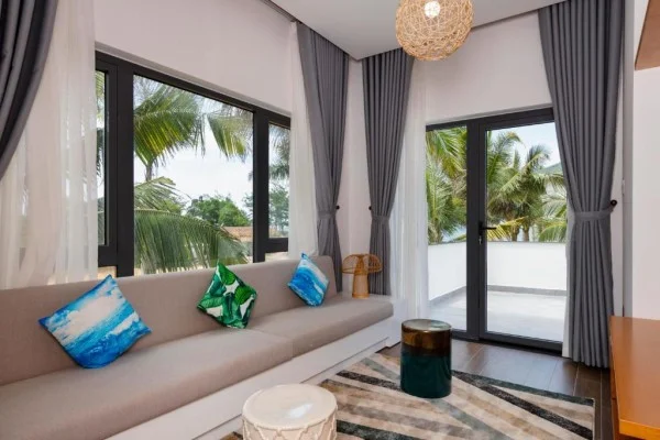 Ảnh chi tiết phòng le-palmier-ho-tram-resort-biet-thu-3-phong-ngu-ho-boi-rieng-nhin-ra-vuon-vivatrip-05.webp