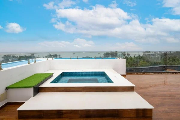 Ảnh chi tiết phòng le-palmier-ho-tram-resort-can-ho-nhin-ra-bien-co-be-jacuzzi-vivatrip-05.webp