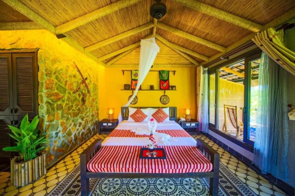 Ảnh chi tiết phòng mai-chau-ecolodge-phong-deluxe-gia-dinh-thong-nhau-vivatrip-04.webp