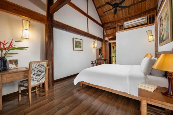 Ảnh chi tiết phòng mai-chau-hideaway-lake-resort-phong-deluxe-giuong-doi-2-giuong-don-vivatrip-04.webp