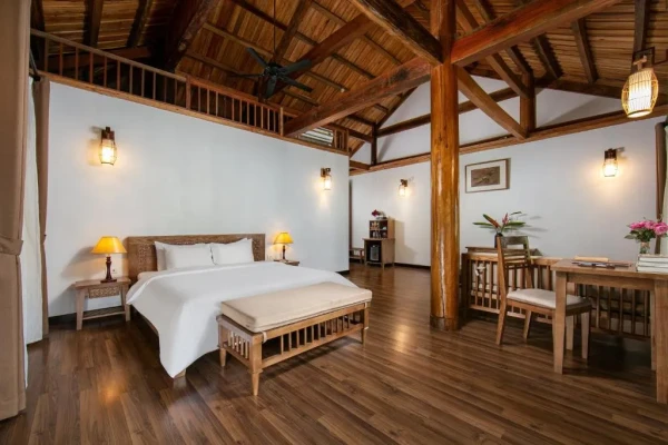 Ảnh chi tiết phòng mai-chau-hideaway-lake-resort-suite-executive-vivatrip-04.webp