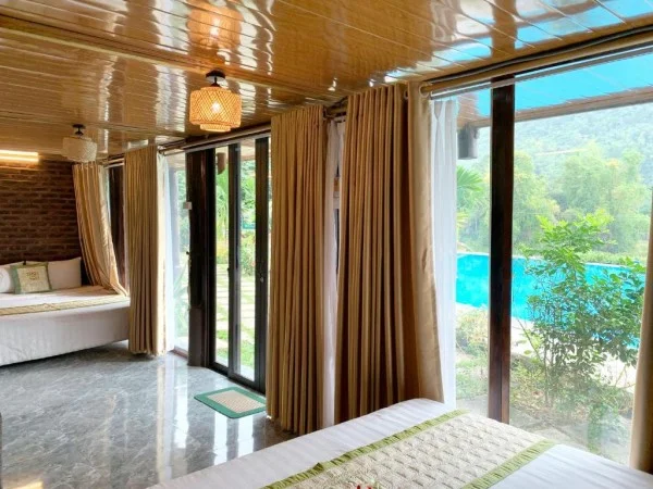 Ảnh chi tiết phòng mai-chau-sky-resort-phong-gia-dinh-nhin-ra-ho-vivatrip-03.webp