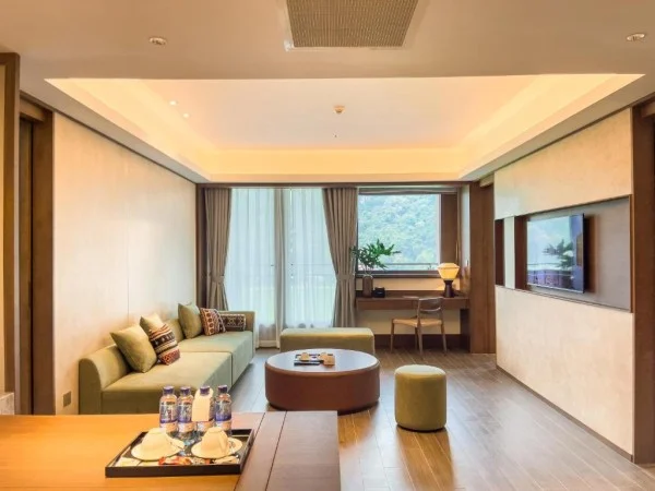 Ảnh chi tiết phòng mandala-retreats-kim-boi-suite-nhin-ra-nui-vivatrip-03.webp