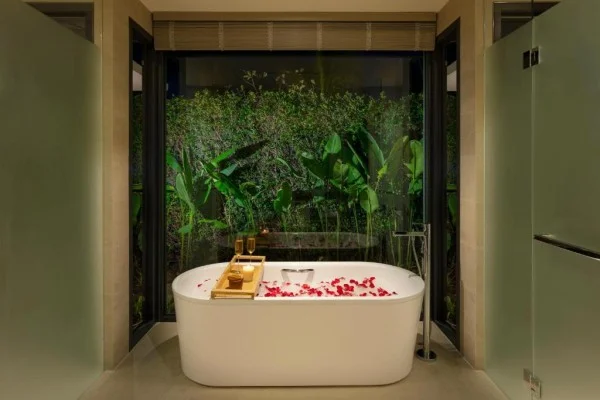 Ảnh chi tiết phòng melia-ho-tram-beach-resort-biet-thu-thelevel-1-phong-ngu-vivatrip-04.webp