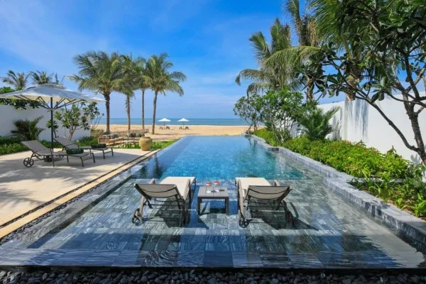 Ảnh chi tiết phòng melia-ho-tram-beach-resort-biet-thu-thelevel-4-phong-ngu-nhin-bien-vivatrip-03.webp